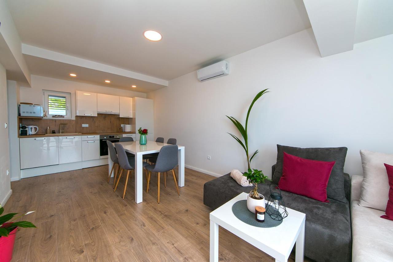 Apartman Macan Brela Εξωτερικό φωτογραφία